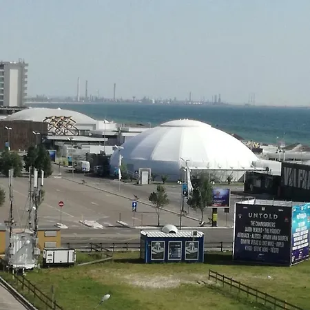 Summerland Sea View ママイア