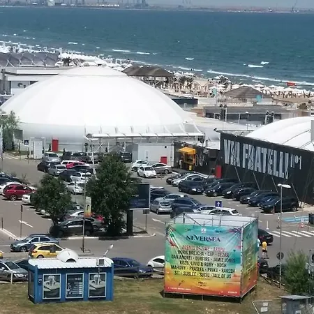 Summerland Sea View アパート *