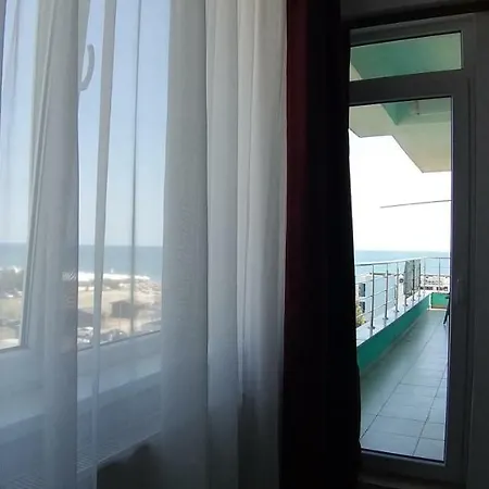 アパート Summerland Sea View