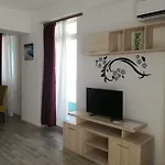 Summerland Sea View Apartment