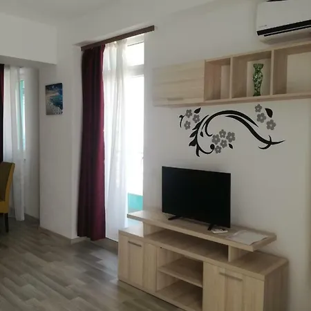 Summerland Sea View Apartment
